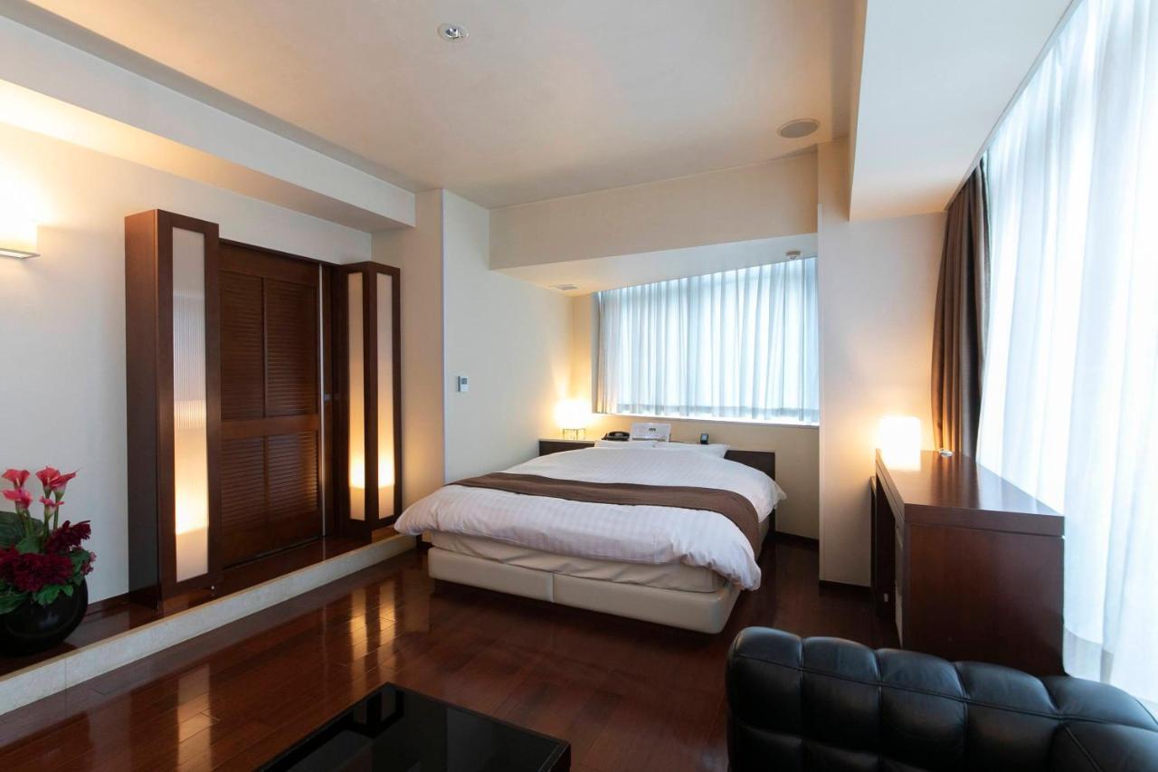 Hotel Aperto (Adults Only) Tokyo Bagian luar foto
