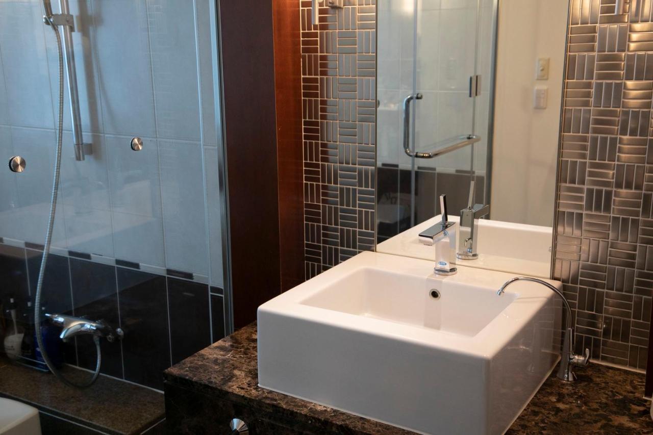 Hotel Aperto (Adults Only) Tokyo Bagian luar foto